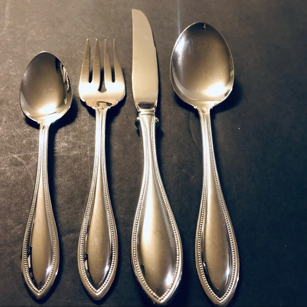 Oneida USA Set of 4 Silverware Arbor